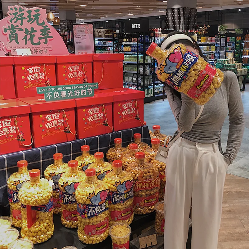 A large volume of exquisite bottles snack  popcorn from chinese snack factory