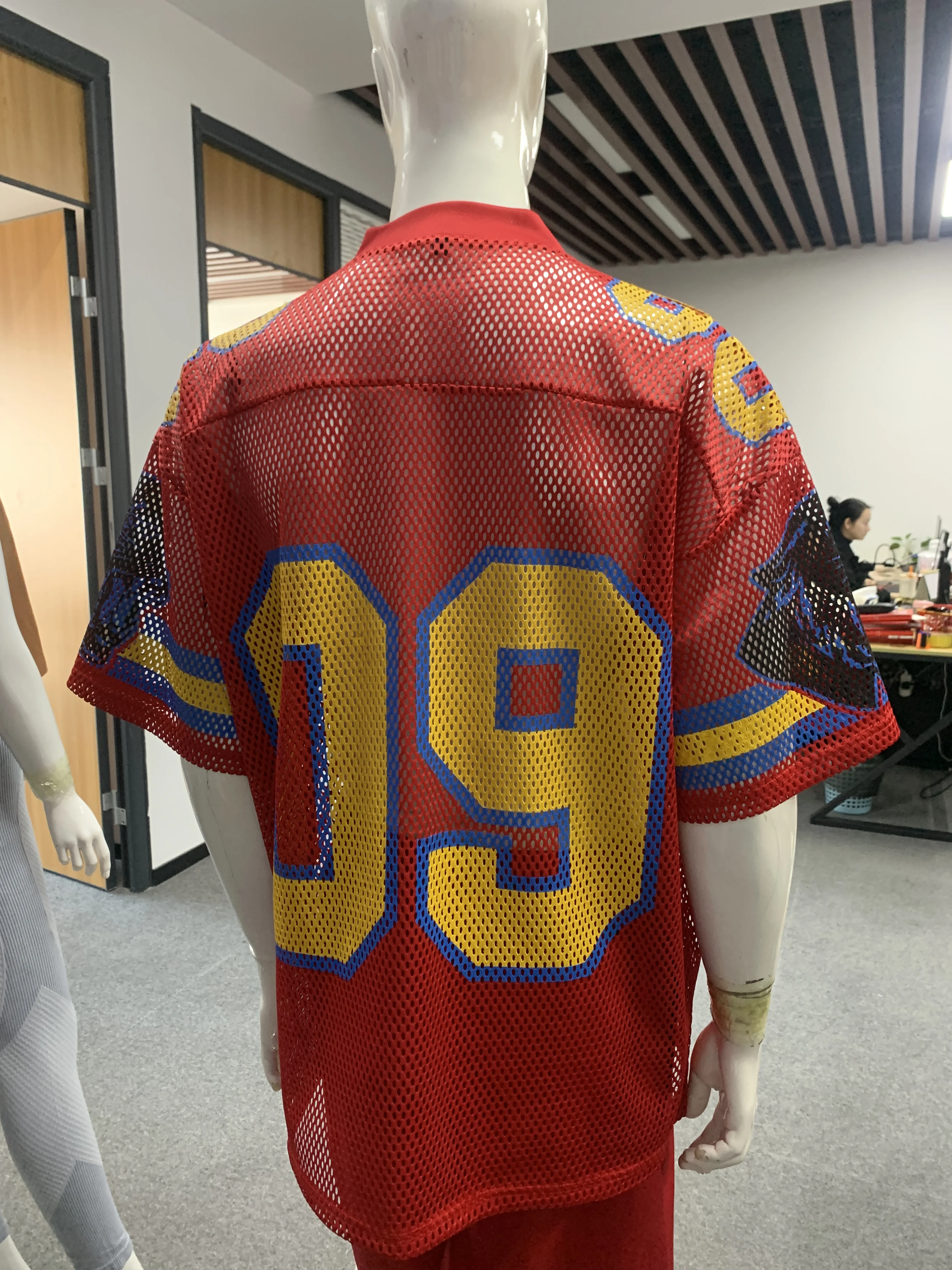 Hot sell Sunton new design mesh fabric jersey shirt screen print logo sports wear jersey big hole fabric breathable