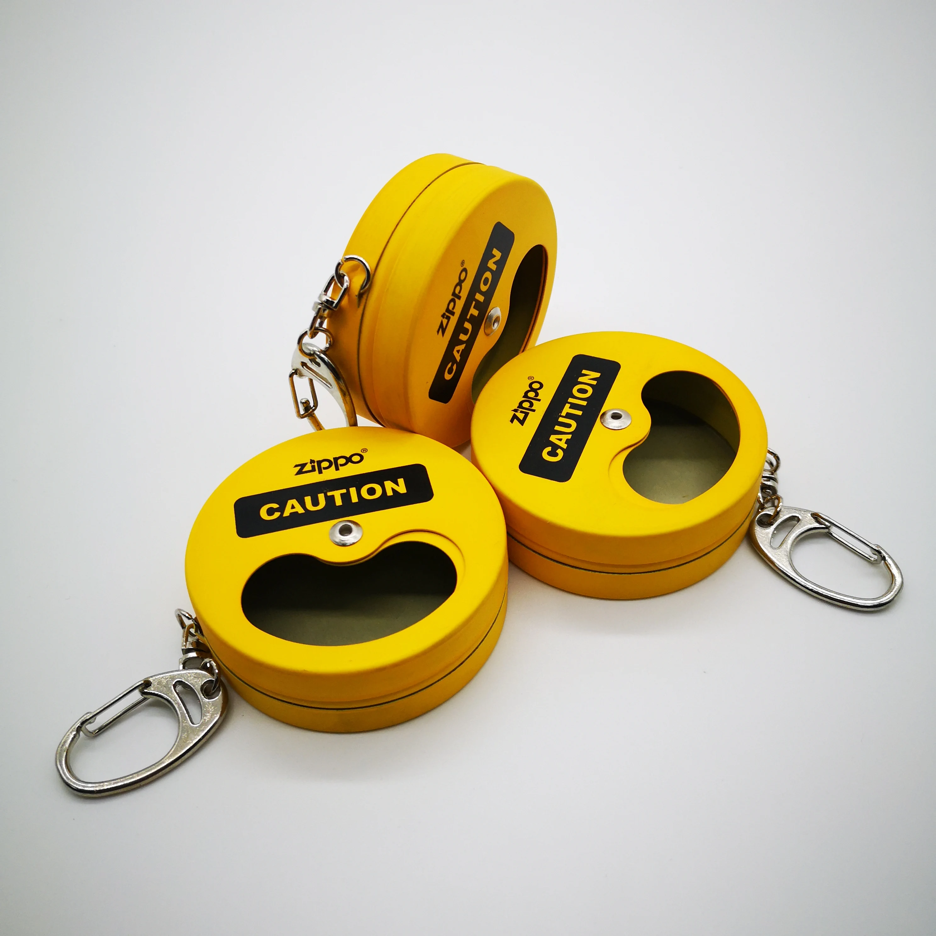 Customized creative portable metal ashtray mini tin ashtray key ring with custom printed patterns ashtray