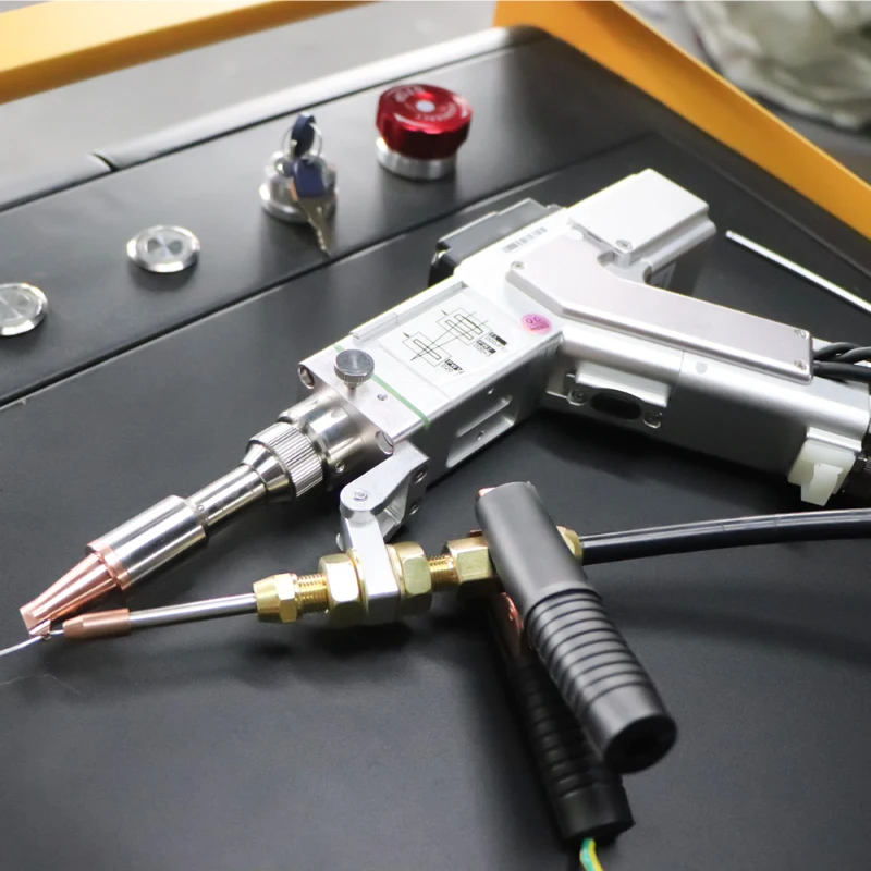 KL Portable Handheld 4 In 1 1500w Max/Bwt/Raycus Water Cooled Laser Welding Machine Price For Metal