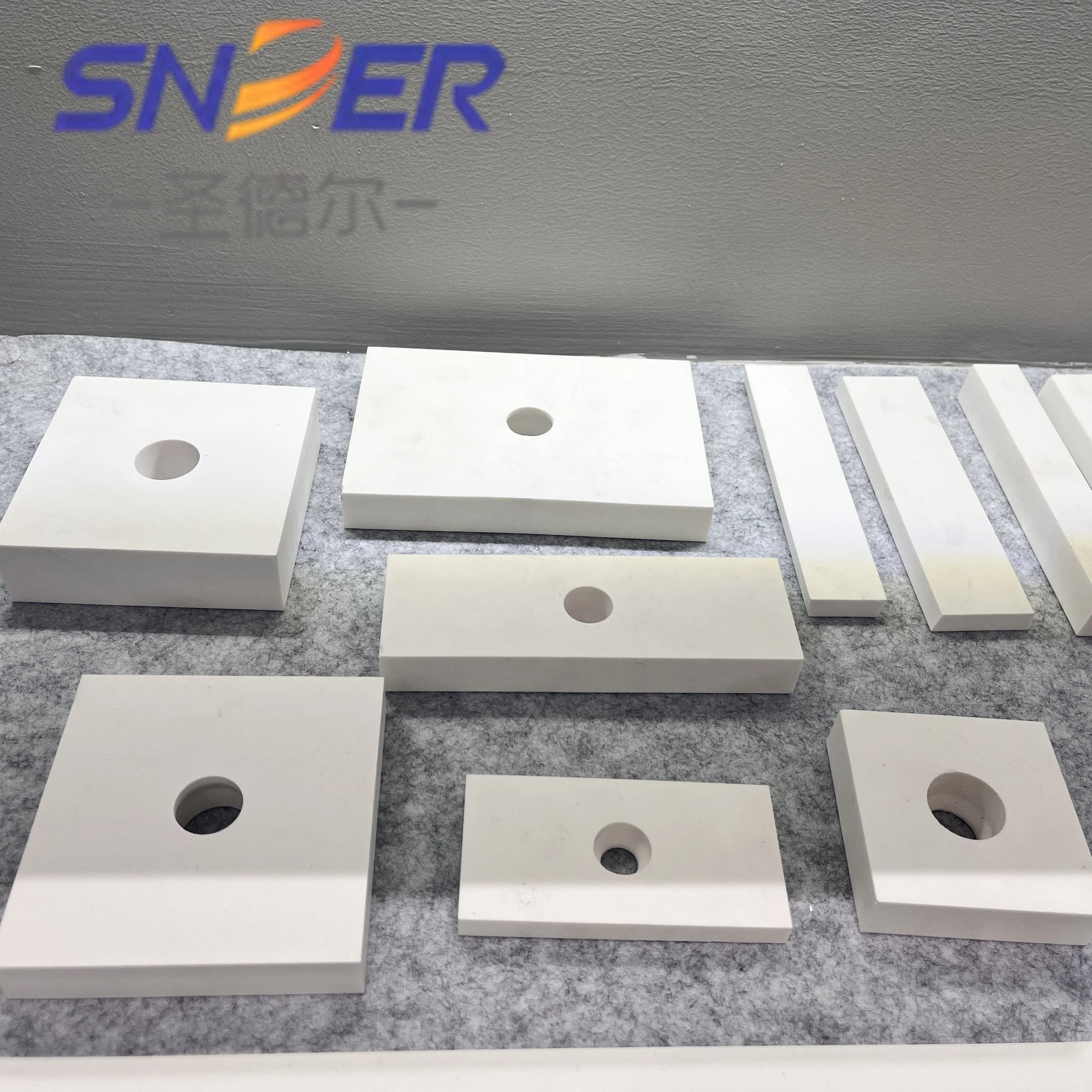 Hot Sale High Purity 92% 95% High Alumina Lining Plate