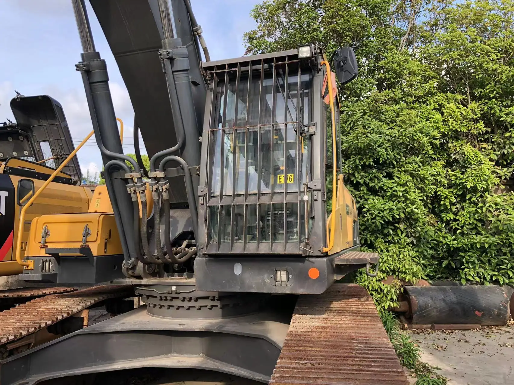 Used Volvo EC380D hydraulic excavator from China with good quality