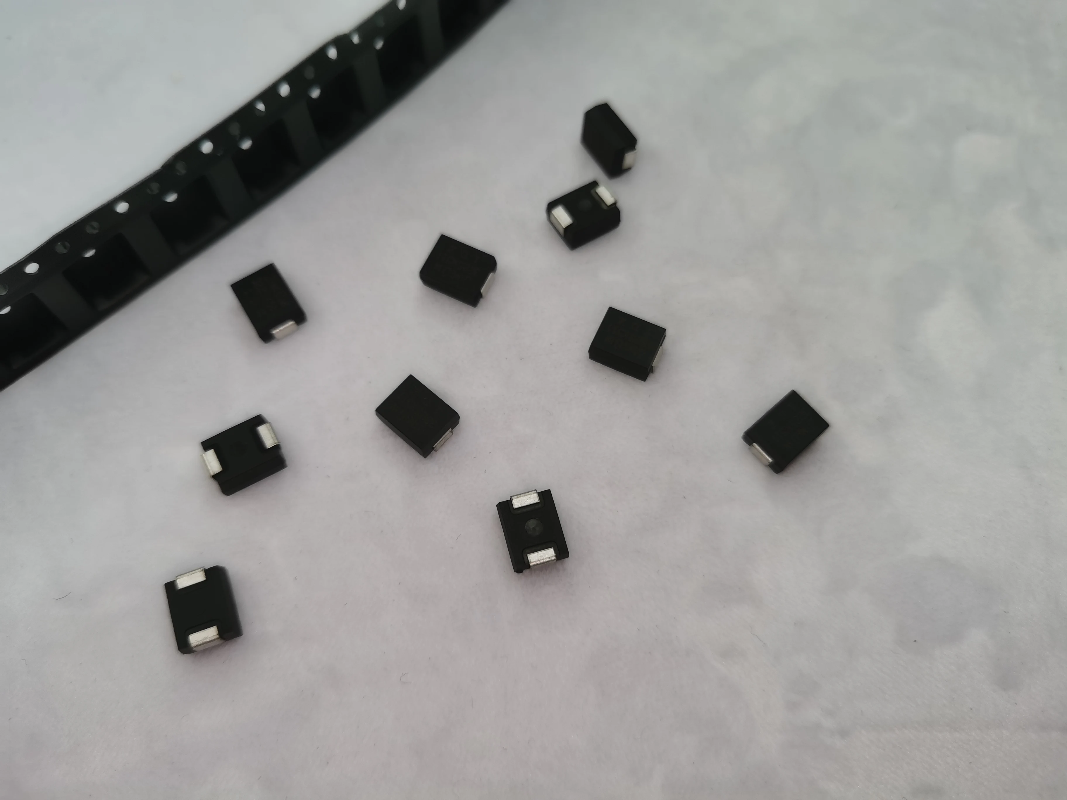 SMD varistor 3225k511  Chip Resistor