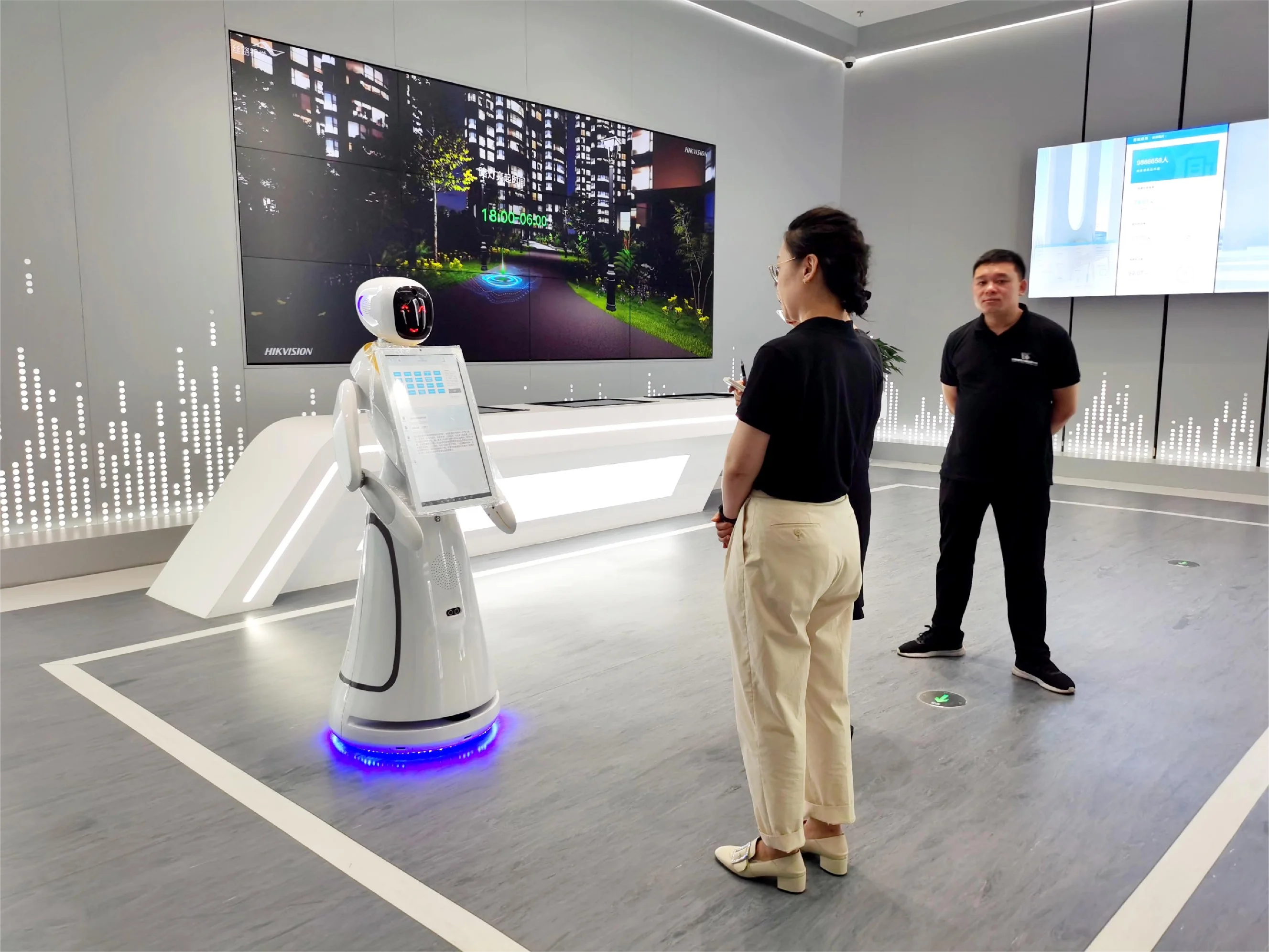 Manufacture supply smart AI guiding robot laser autonomous navigation commercial welcome robot