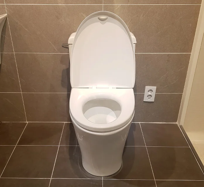 New Design Ceramics 2 Two Piece Promotional Commode White Eastern WC Toilet ceramic bathroom set