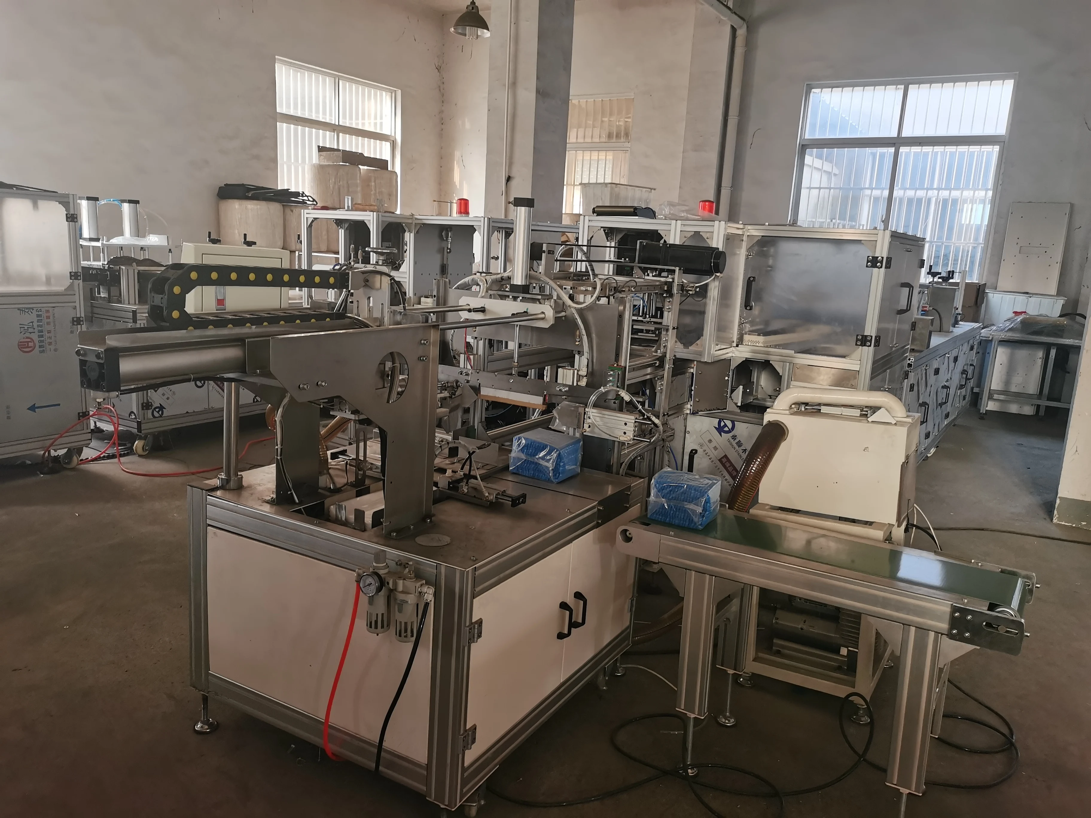 Машина для изготовления крышек