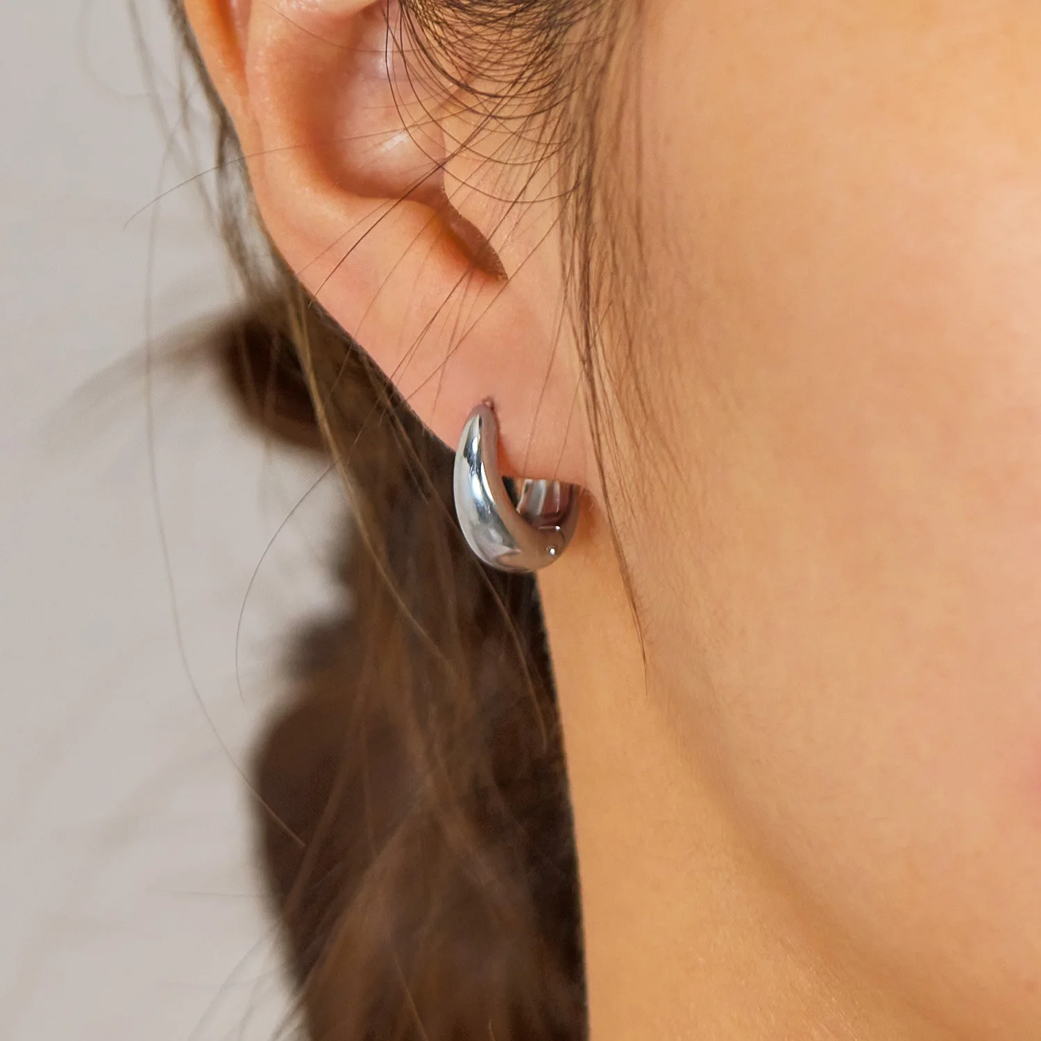 Fashion jewelry wholesale Chunky Tarnish Free 18k pvd gold plated 316l stainless steel Hoop earrings For women