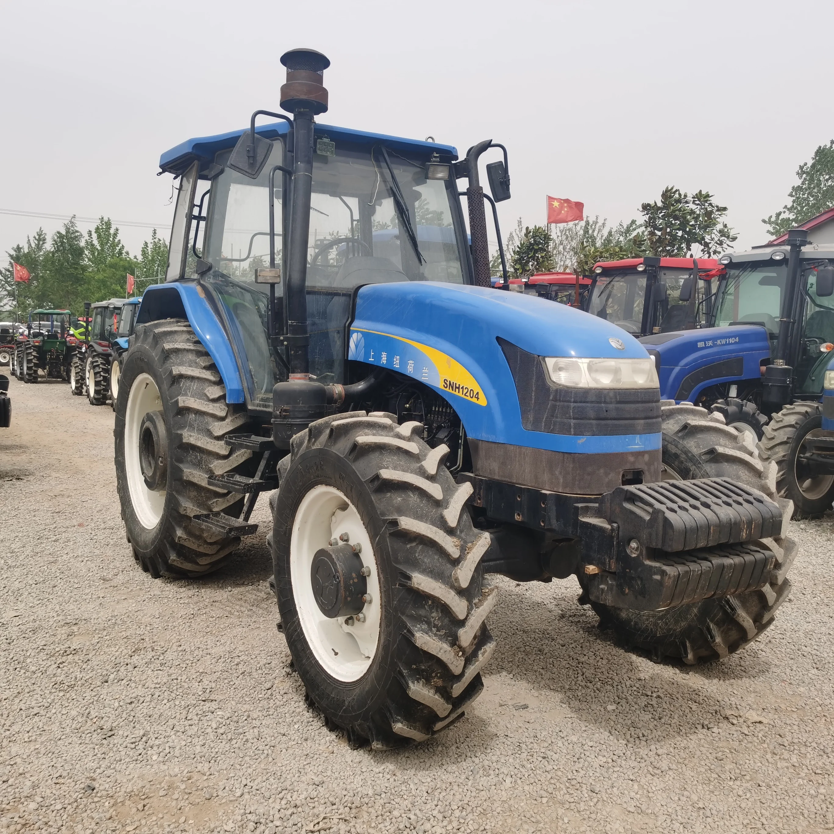 Б/у сельскохозяйственный трактор newholesale snh 1204 120HP хорошее качество/состояние для продажи сельскохозяйственный трактор