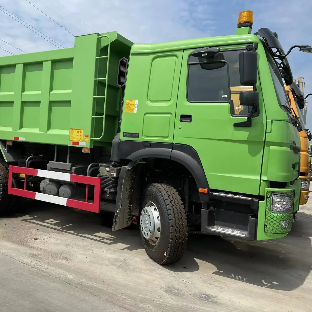 Sinotruk Heavy Duty good quality 371HP 6X4 Transportation Sand Stone Quarry Articulated Tipper HOWO Dump Truck