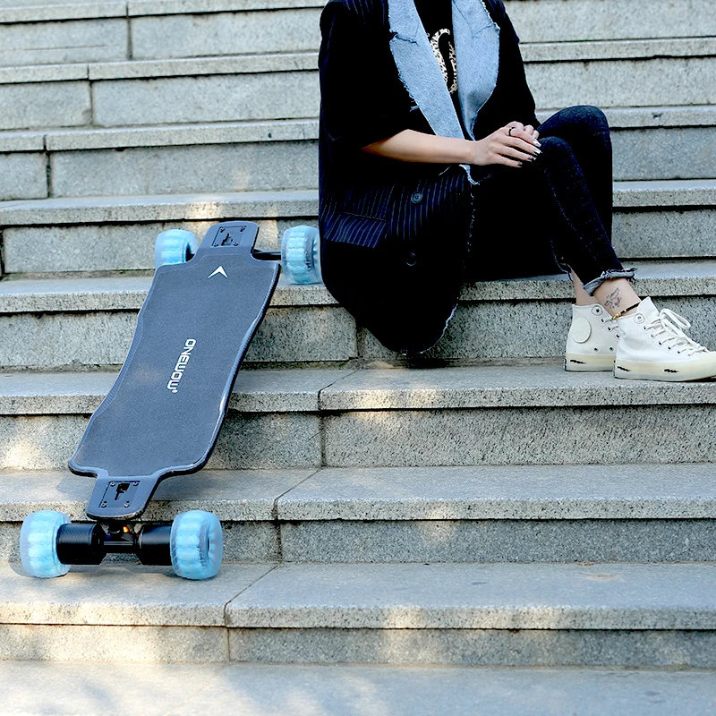 Stable Double Kingpin Trucks 55kms/h electric skateboard with super slim design onewow carbon fiber caved deck