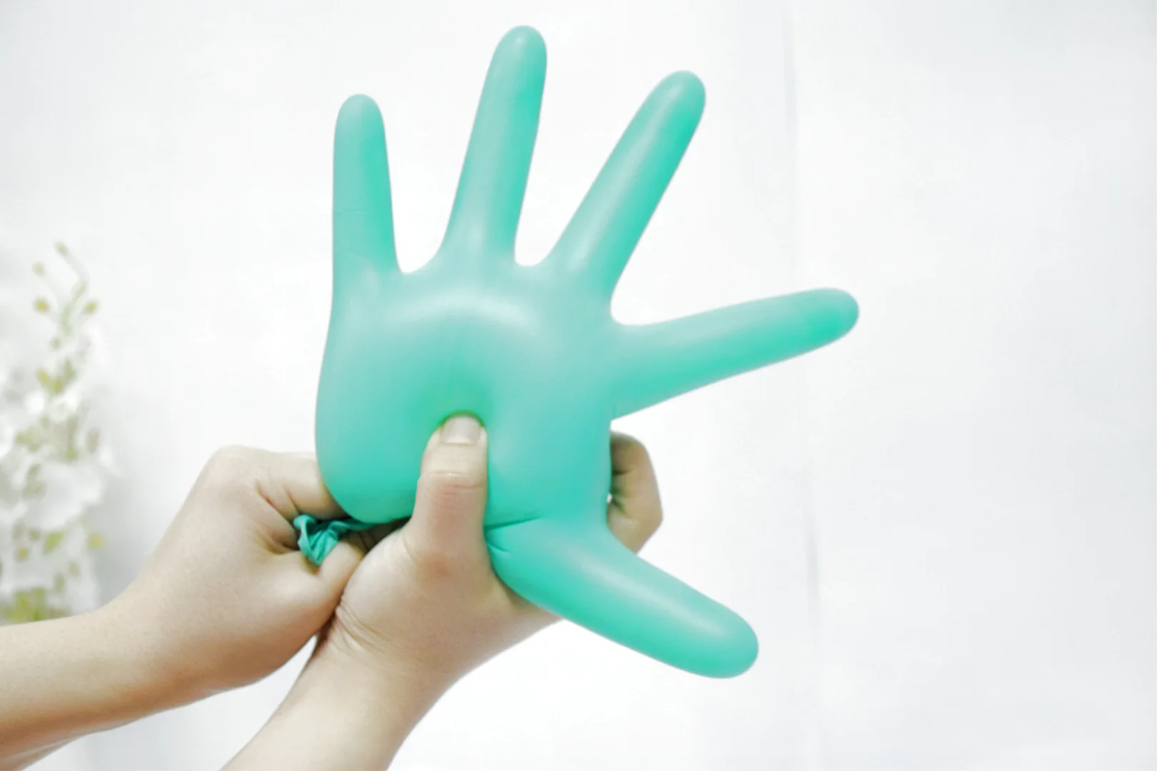 Factory Attractive Price New Type Vinyl / Nitrile Blending Glove Wholesale Garden Working Hand Gloves