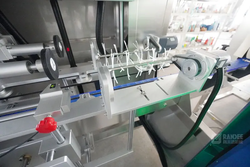 Automatic Heat Film Plastic PET PVC Round Bottles Shrink Sleeve Labeling Machine Price