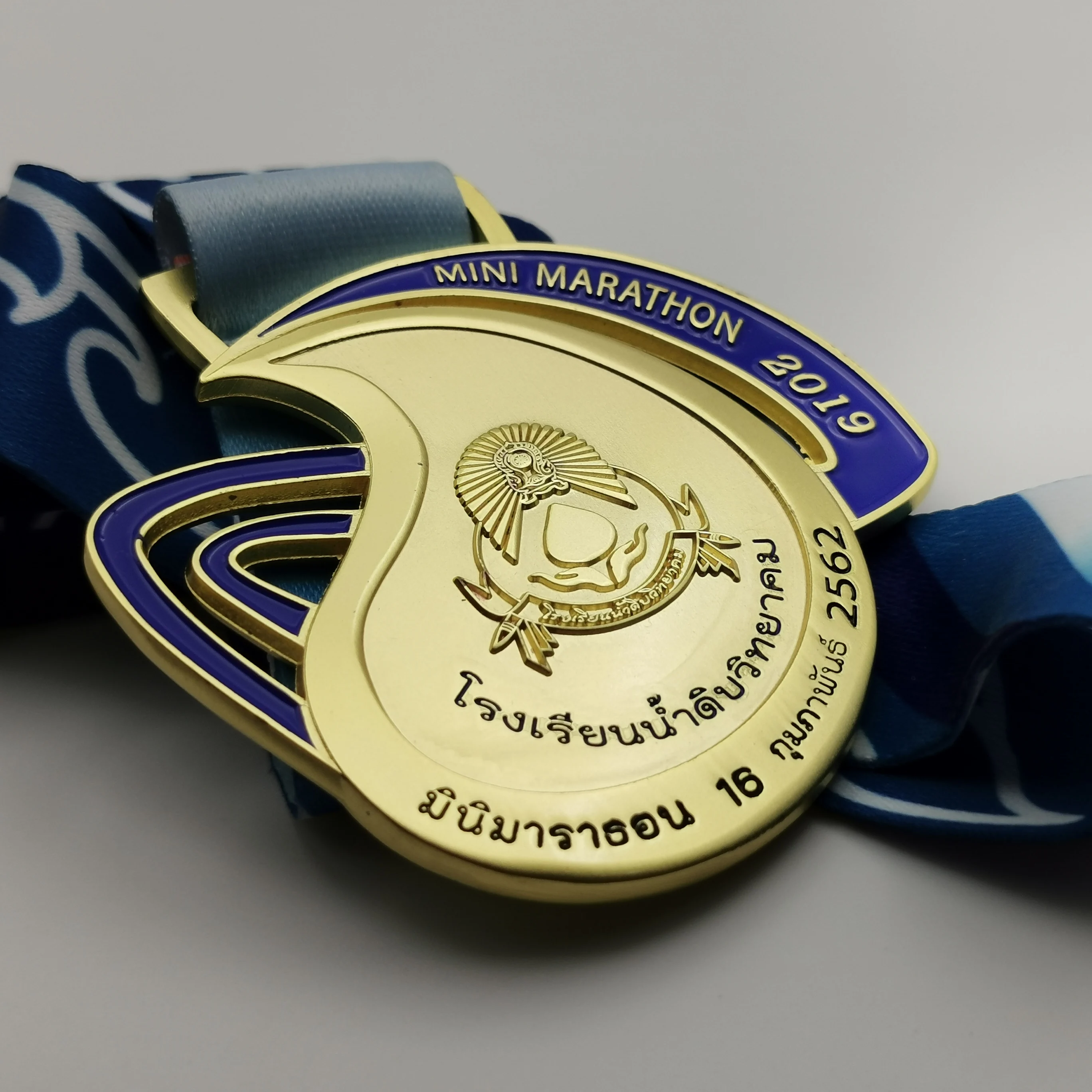 
custom Feiyu plated gold movement medalshape running medals with ribbon ribbon for medals 