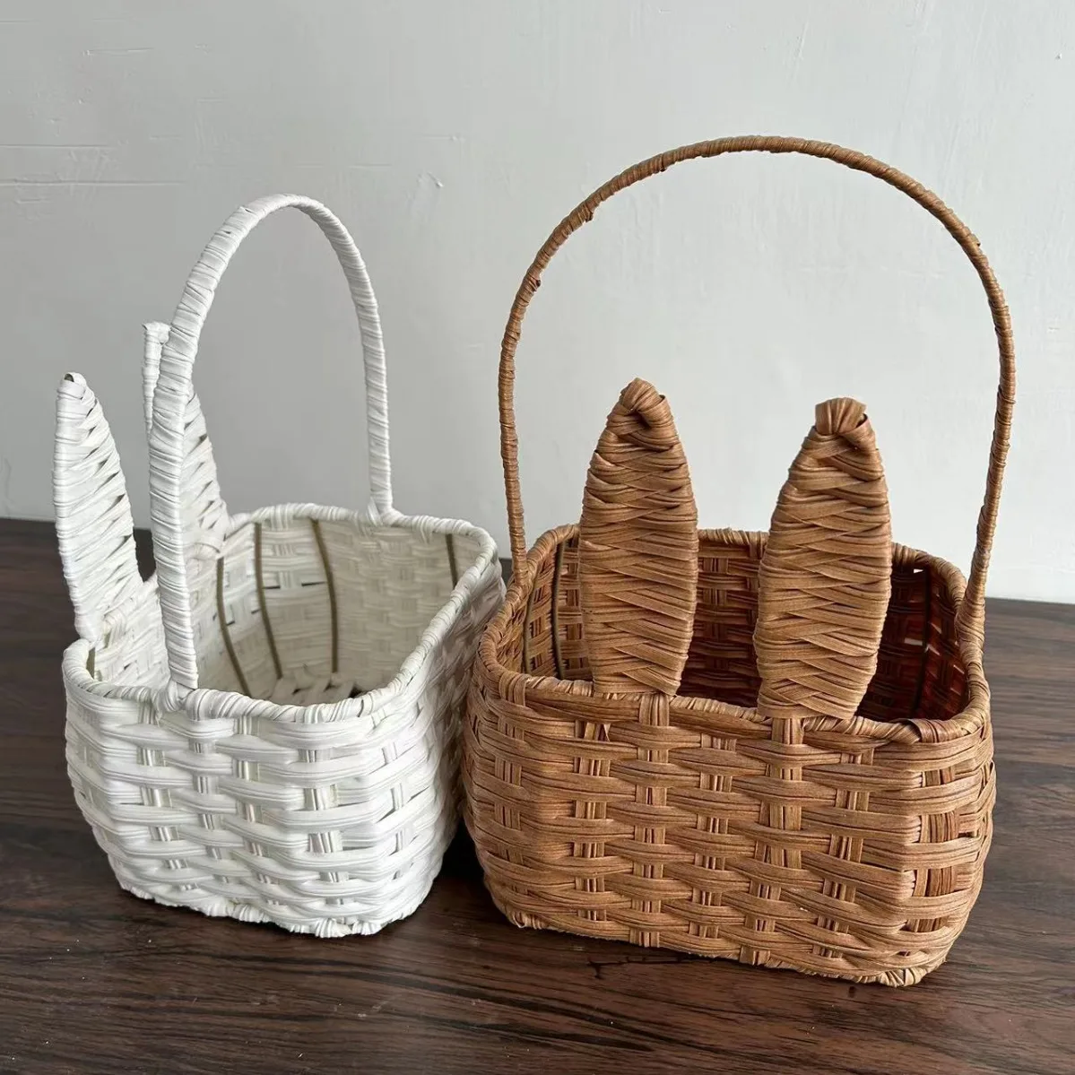 Easter Coloerd rabbit shaped PP Rattan Plastic Grass Woven storage basket candy storage basket with lid gift basket