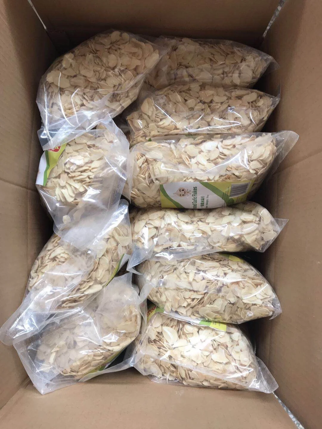 China Dehydrated Garlic Flakes From Manufacturer Directly