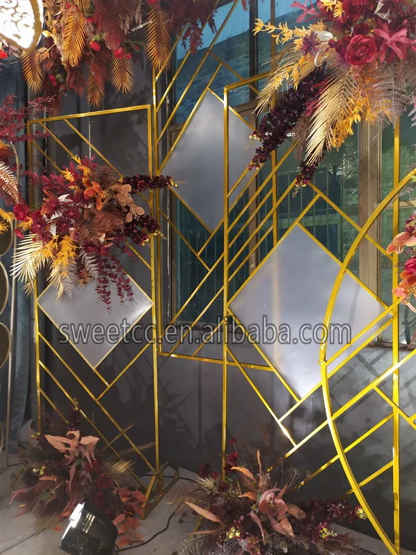 Wholesale Party Hollow out screen background set five Golden Metal Newest Backdrop For Wedding Decoration