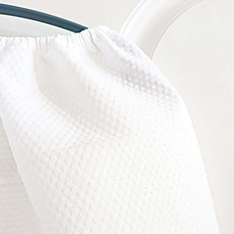 Good Quality  Luxury  Non-woven Bathrobe for Spa Salon Sauna Salon Bath Wrap Disposable Sauna Gown