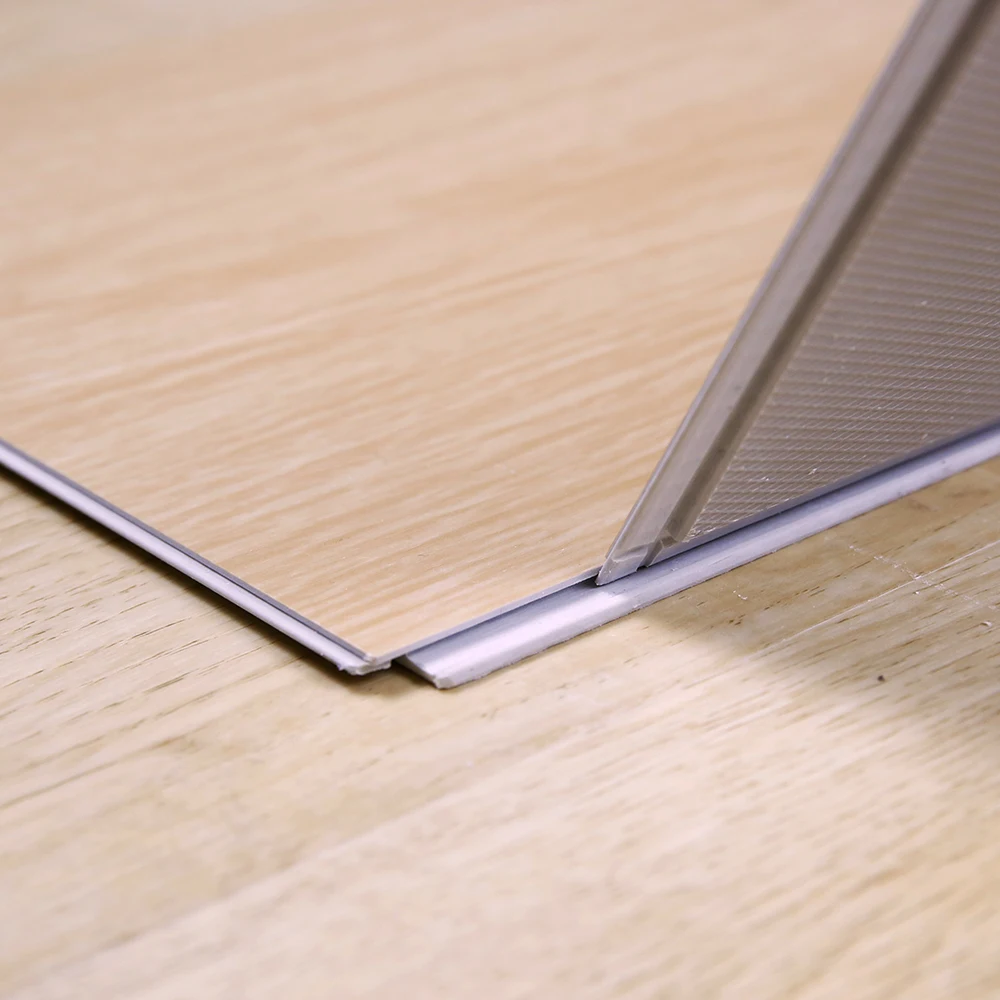 Guangzhou Factory Manufacturer Waterproof vinyl flooring Polyvinyl chloride tile 4 mm SPC PVC home office plastic floor