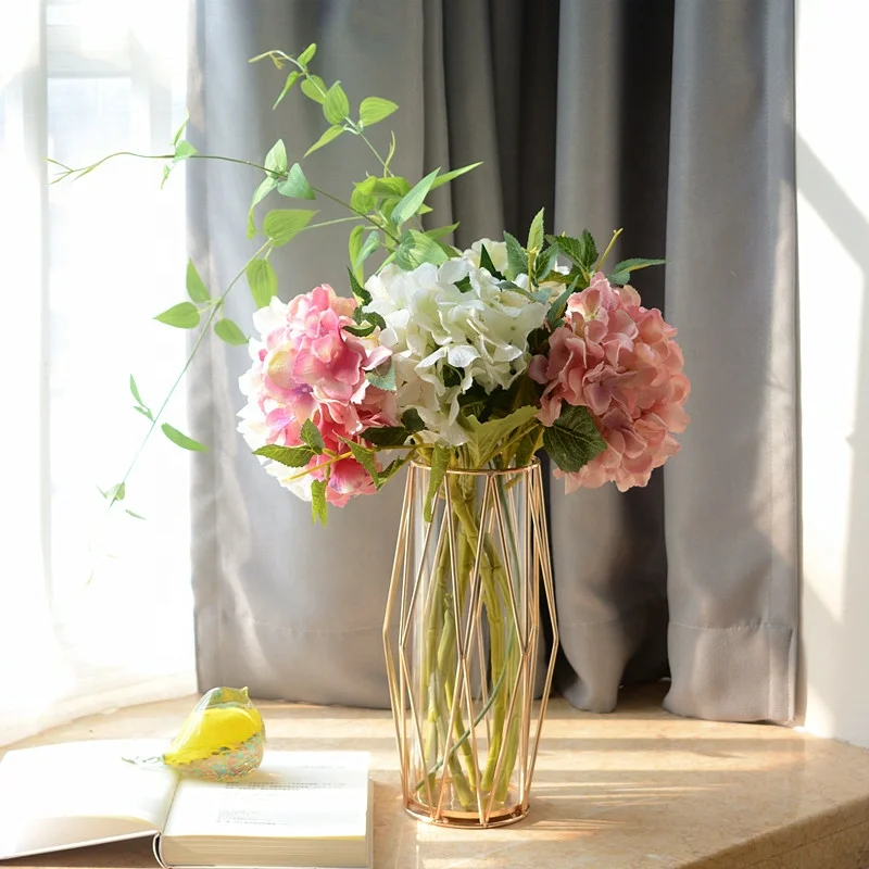 Handmade plated decorative geometric art metal wire shelf table vase