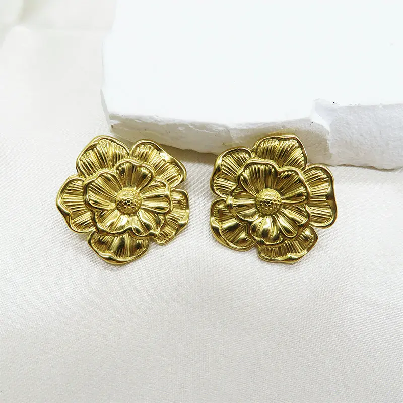 QS 18k gold stainless steel flower stud earrings new temperament design high quality earrings ring jewelry set