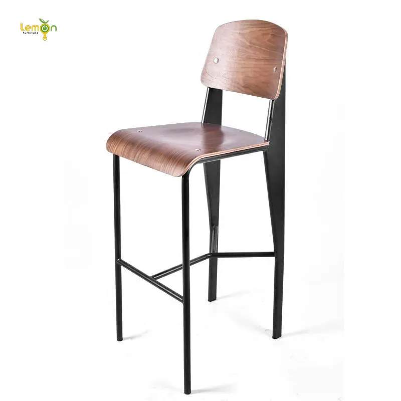 Современные стулья из фанеры с металлической