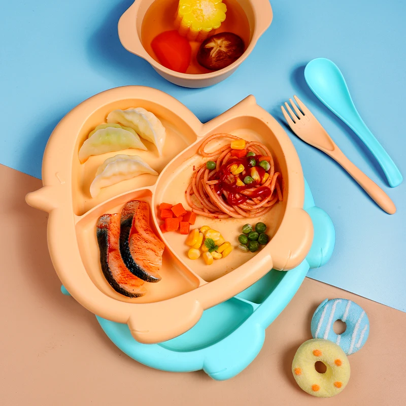 Cute Baby Plastic Cutlery Dinner Set Plate Bowl Spoon Fork Reusable Tableware For Children Dinnerware Set Luxury