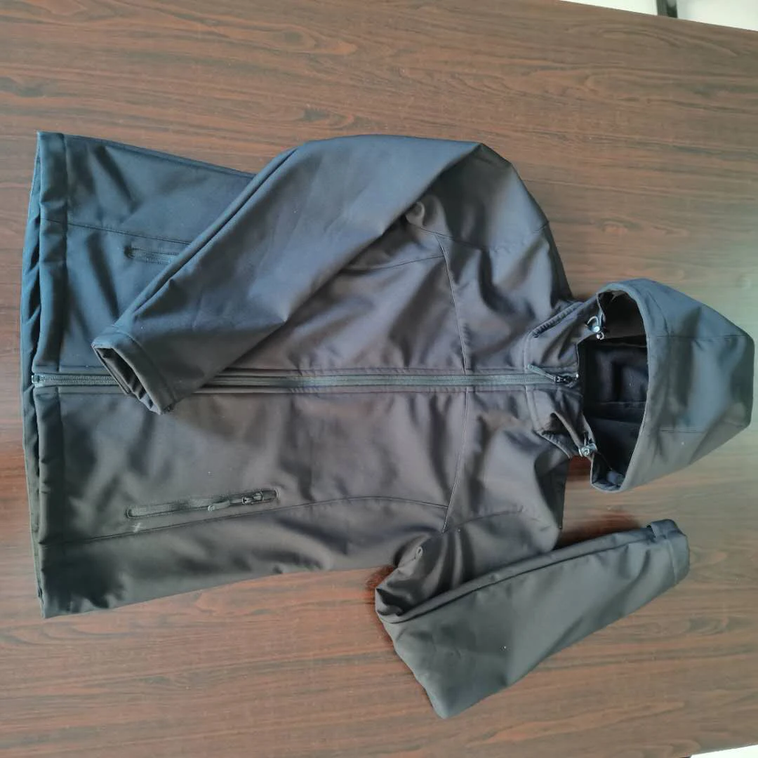 
2021 high quality Windbreaker Outdoor casual soft shell jacket mens clothing military softshell jacket 