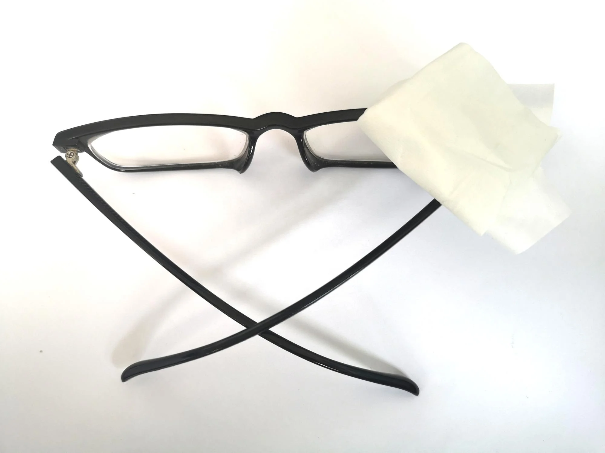 OEM Custom Logo Disposable Individual Camera Sunglass Optical Lens Screen Cleaner  Lens Cleaning Wet Wipes