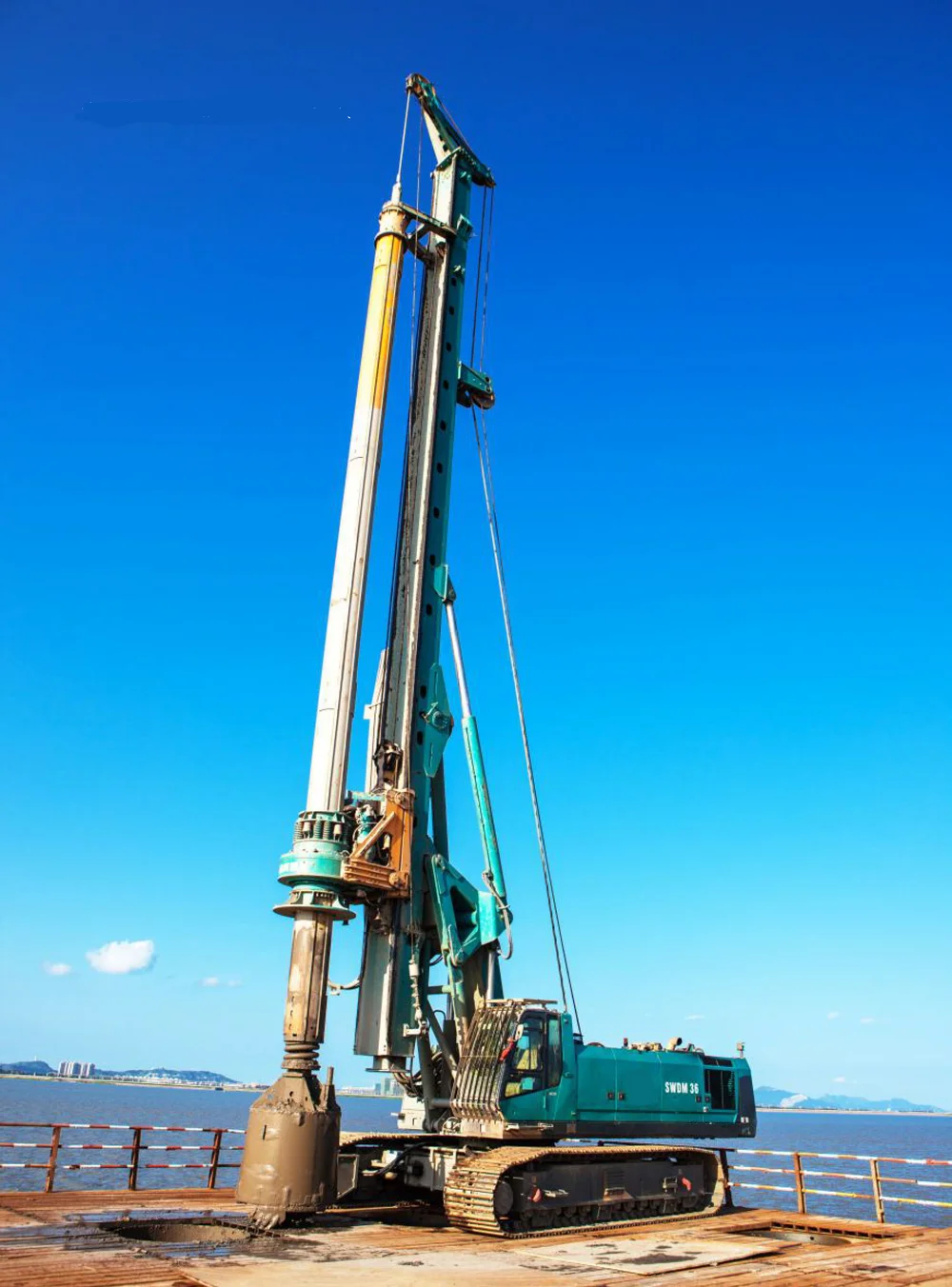 Strong Adaptability Drilling Machine 240kN SWDM240H Rotary Drilling Rig for Various Terrain