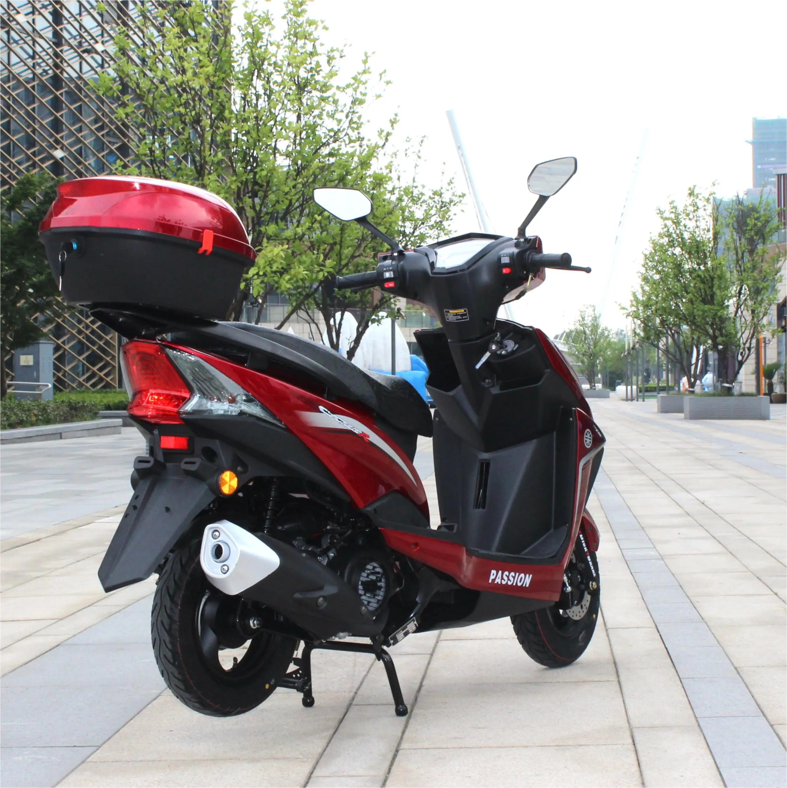 Поставка с завода 4-тактные газовые скутеры для взрослых 125cc 150cc мощные гидравлическим амортизатором дисковые и барабанные тормоза