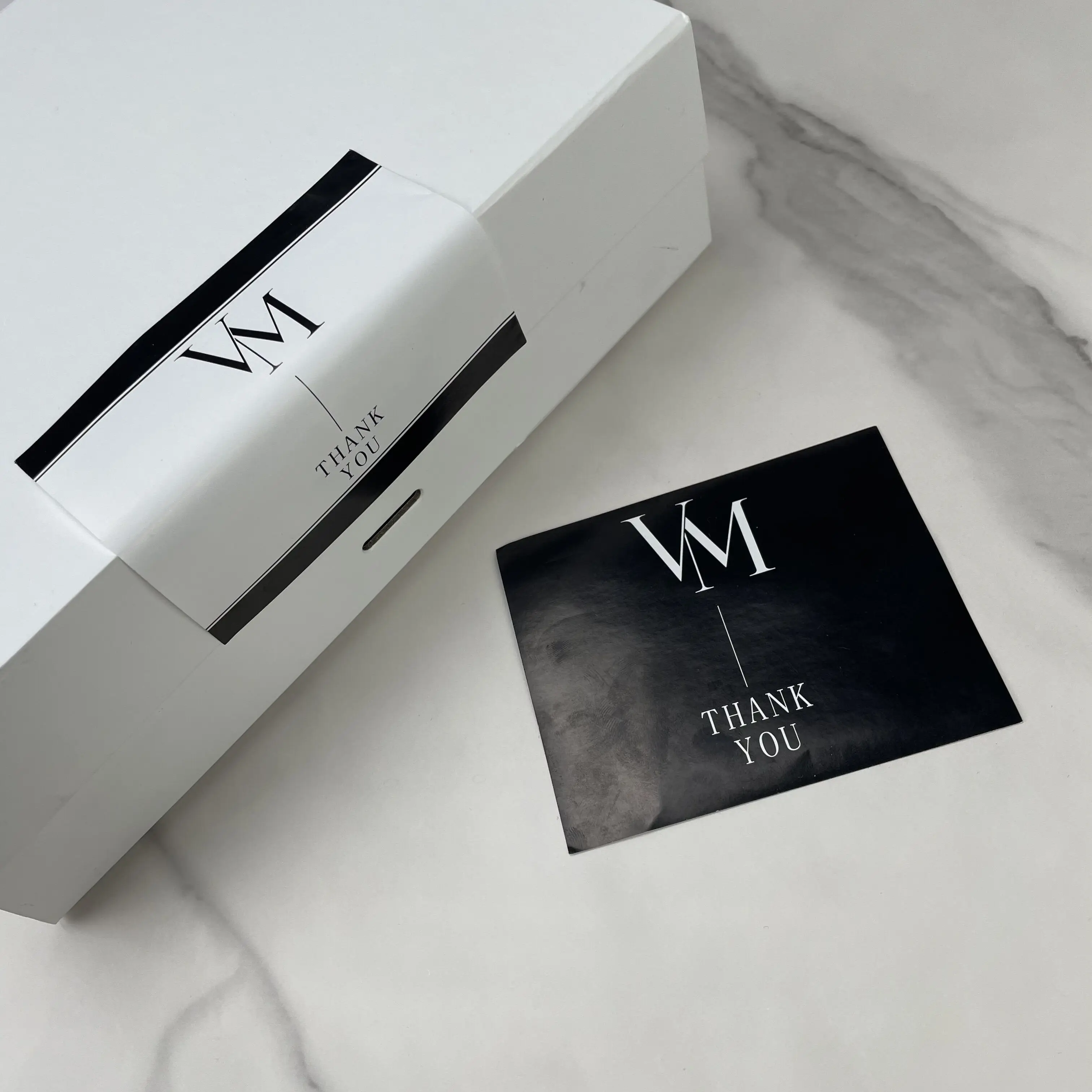 High-quality Customized Printing Color Sticker Labels Waterproof Roll Adhesive Round Logo Sticker Synthetic Paper