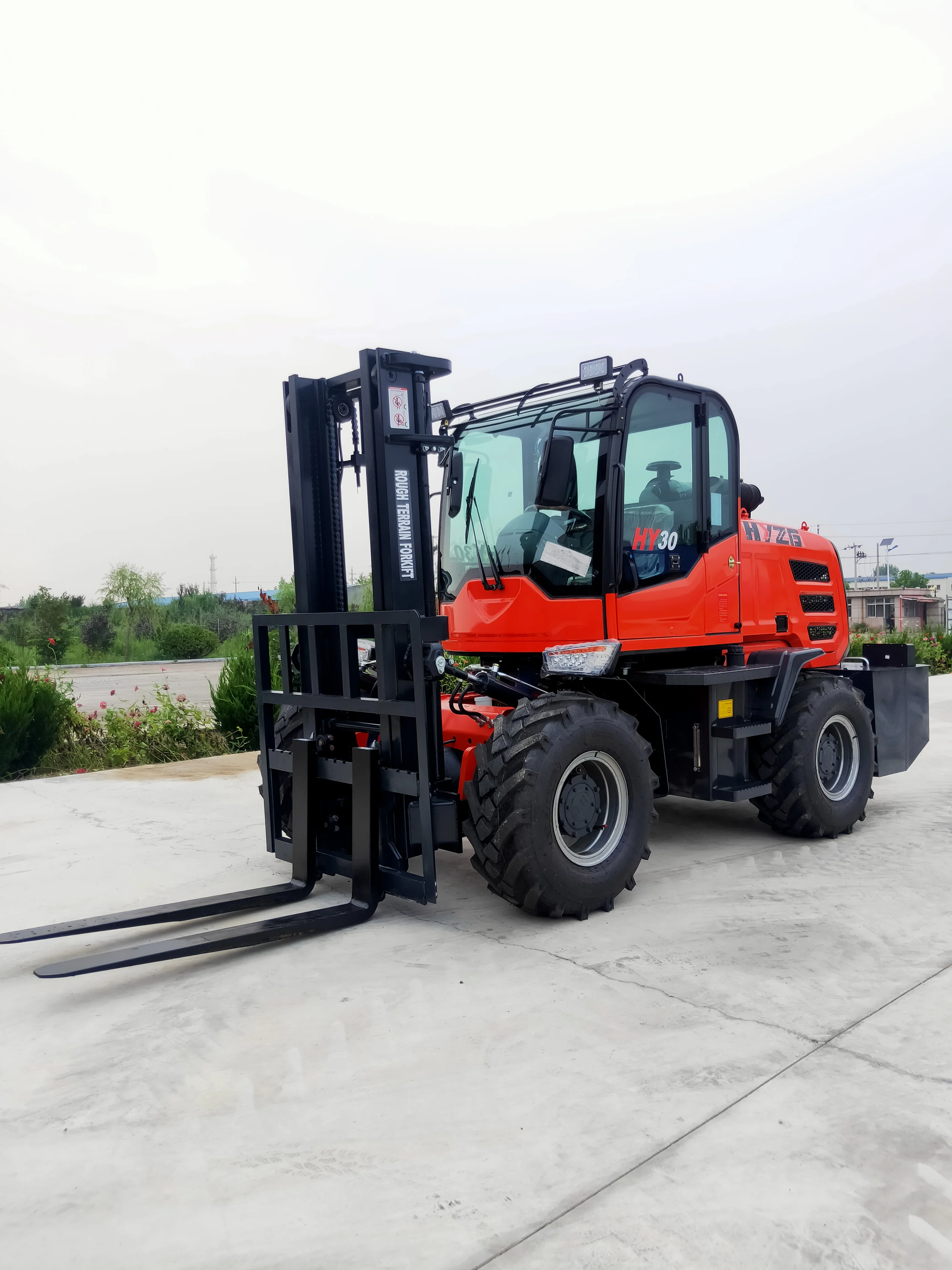 factory outlet HUAYA 4x2 all terrain forklift Lift height 3-7m all road rough forklift 3 ton forklift mini 4wd with  EPA