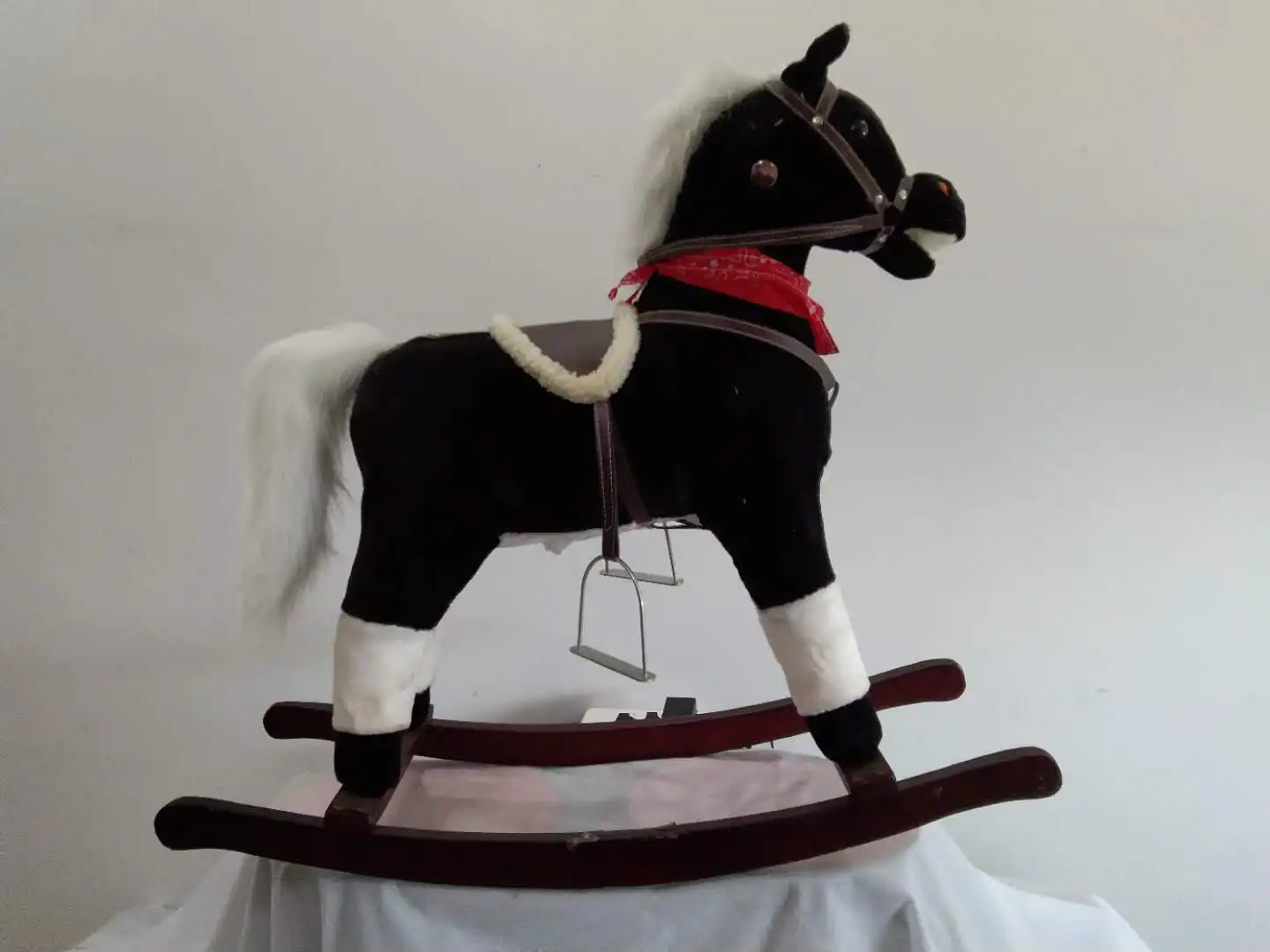 78x28x88cm Promotional Customized Children Light Brown/white Plush Rocking Horse Toy with Red Triangle Scarf&wooden Base