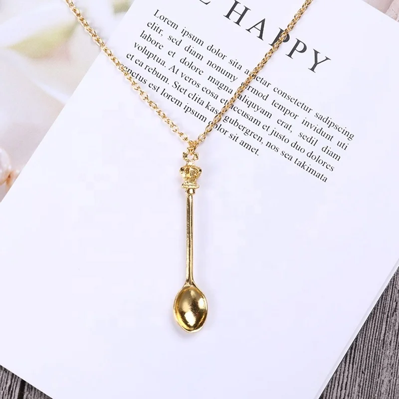 2022 Hot Selling Exquisite Jewelry Pendant Women Crown Mini Classic Spoon Necklace