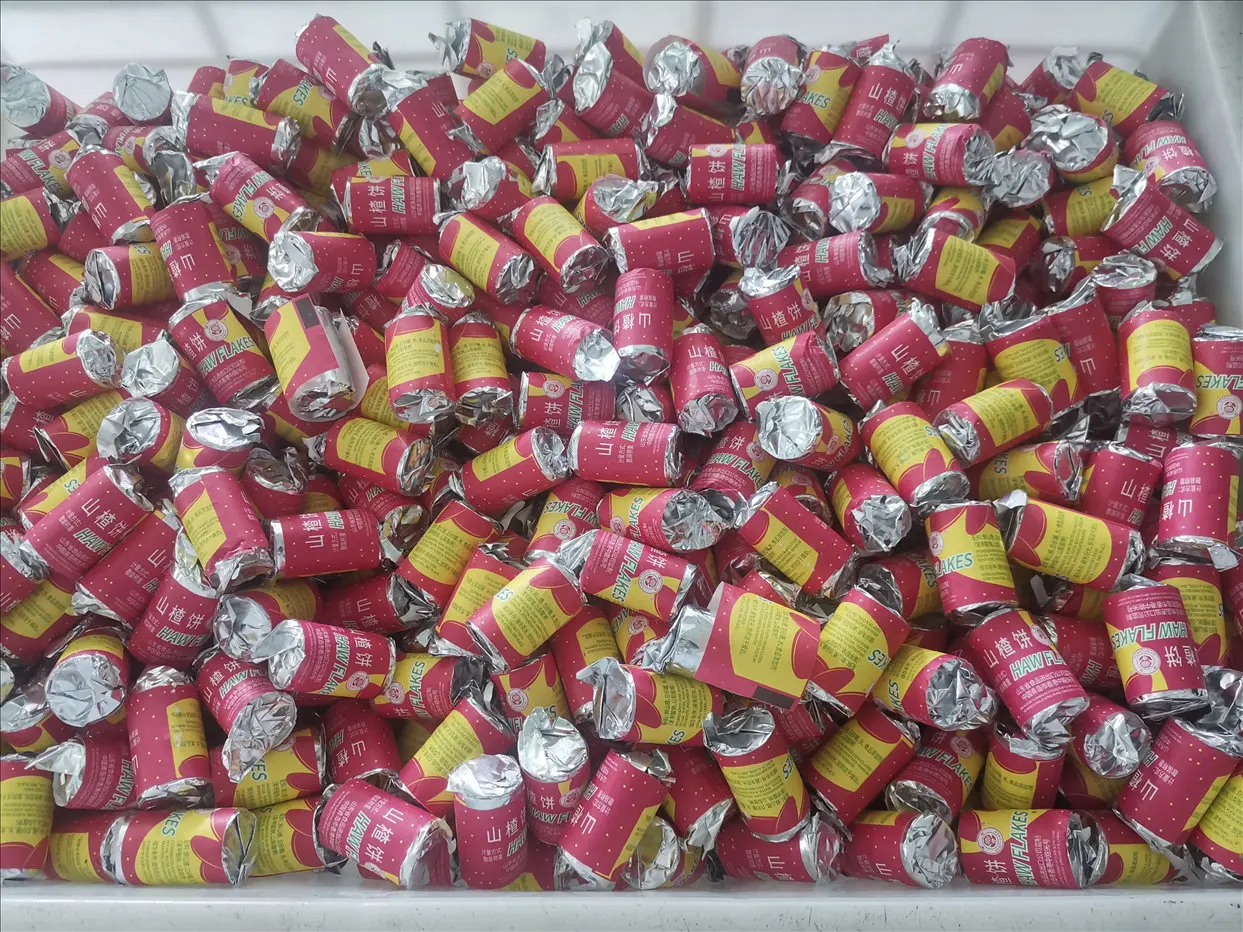 Кислые и сладкие традиционные конфеты Haw fles Rolls ломтики засахаренных фруктов азиатские закуски боярышника торт Китай