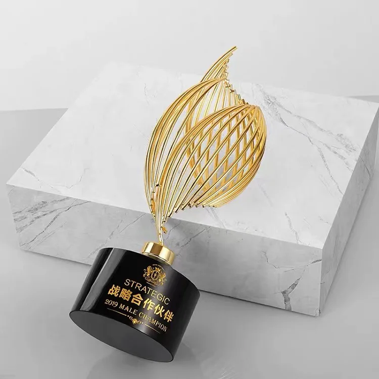 Custom Leaf Shaped Gold Trophies Crystal Metal Medal Awards Metal Crystal Trophies With Black Crystal Base