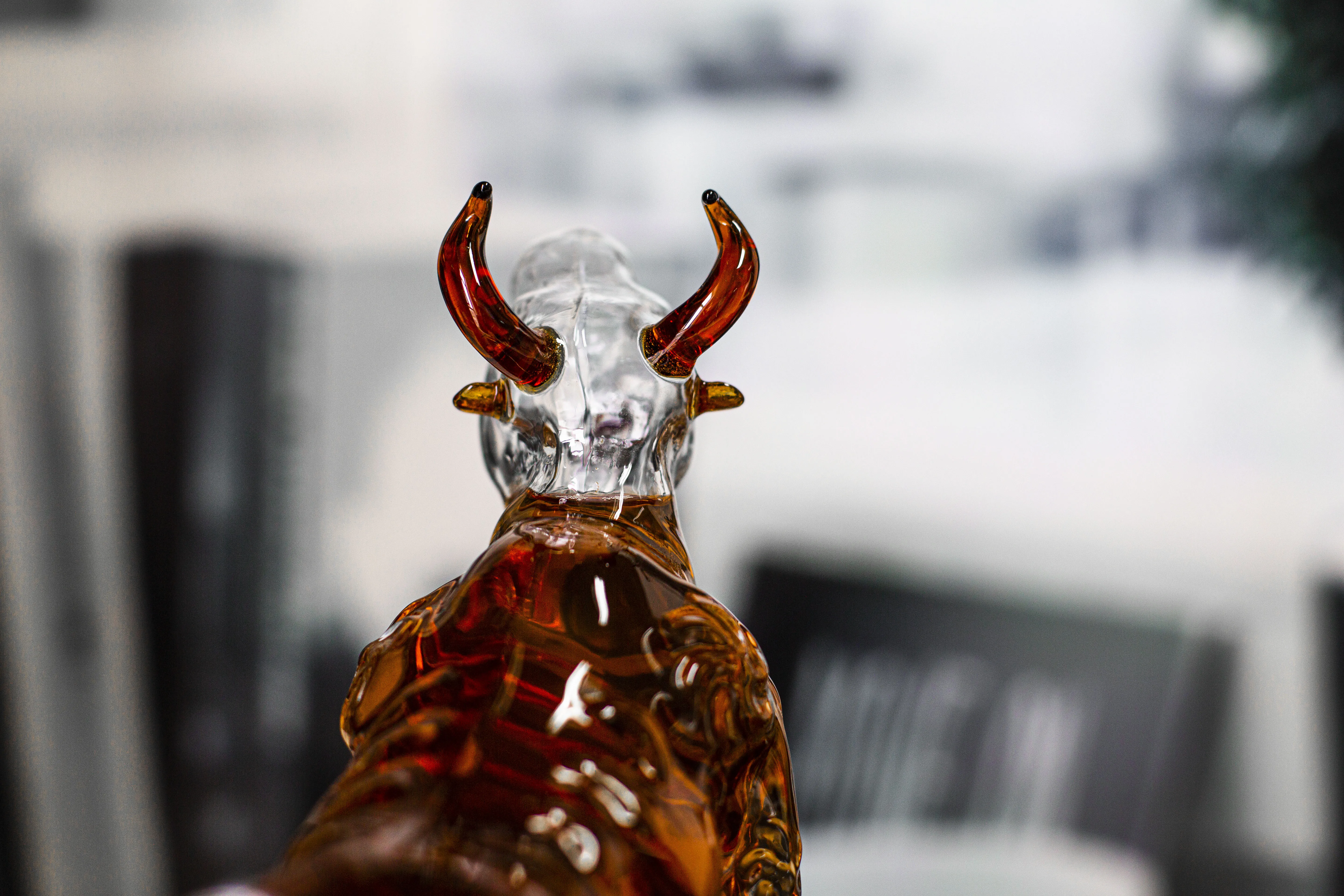 Chinese Zodiac Wholesale Custom Handmade High Borosilicate Glass head up cow Shaped Art Glass Animal Wine Decanter