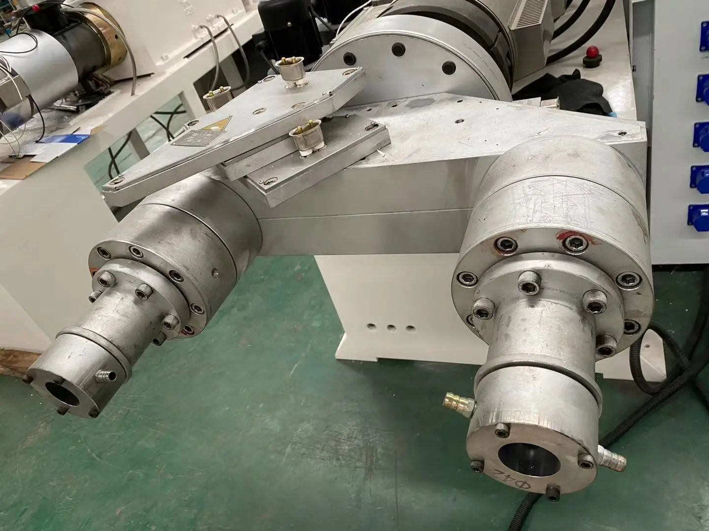 Высококачественные полностью автоматические трубные сгибаемые электрические фитинги из ПВХ оборудование для