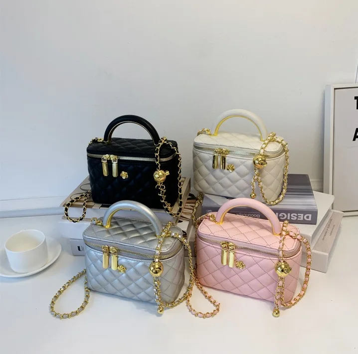 Wholesale fashion handbags 2024 light lady luxury chain Bags Lady Design Purses For Woman
