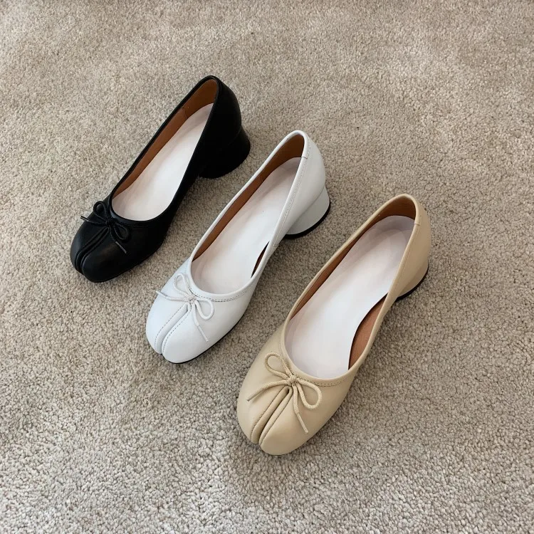 Xinzirain Custom New Fashion Casual Heel Shoes Elegant Split Toe 3.5cm Low Chunky Heel Women Tabi Kitten Heel Pumps For Ladies
