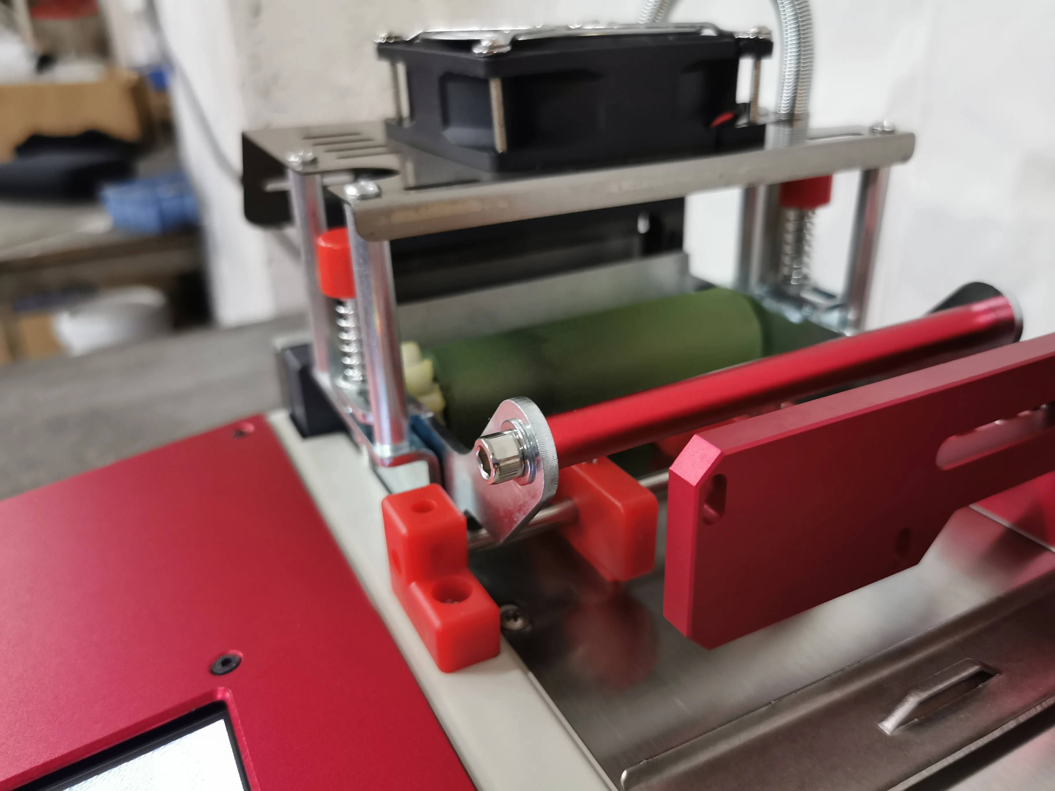 Automatic Label Hot Cutter Hot and Cold Cutter with Sensor Printed Label Cutting Machine