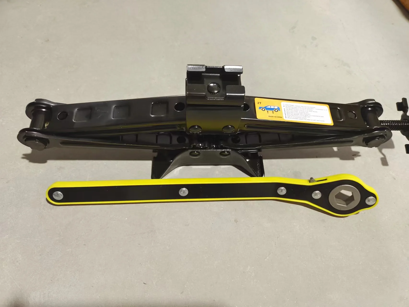 2 Ton Automatic Portable Car Jack Cordless Wrench Tyre Change Hand-operated Horizontal Type Jack Car Jack  Ratchet Wrench