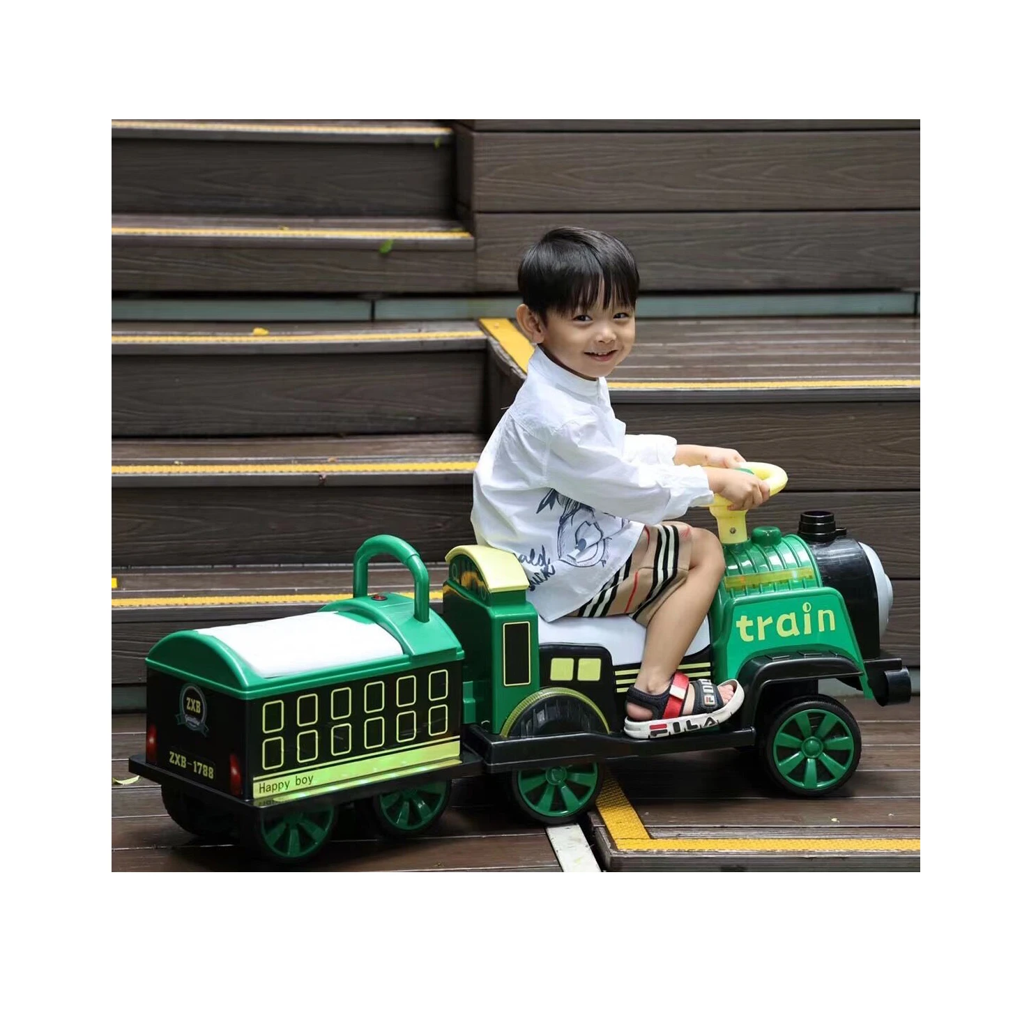 2021 Latest Model Kids Riide On Toy Train Cute Popular Children Electric Little Train Car Kids Having Fun Electric Car