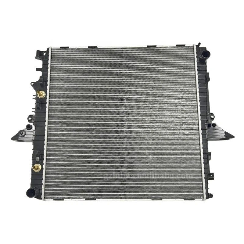 Car Radiator PCC500041 PCC500630 LR021777 For Land Rover Discovery 3 Discovery 4 2005-2016 L319