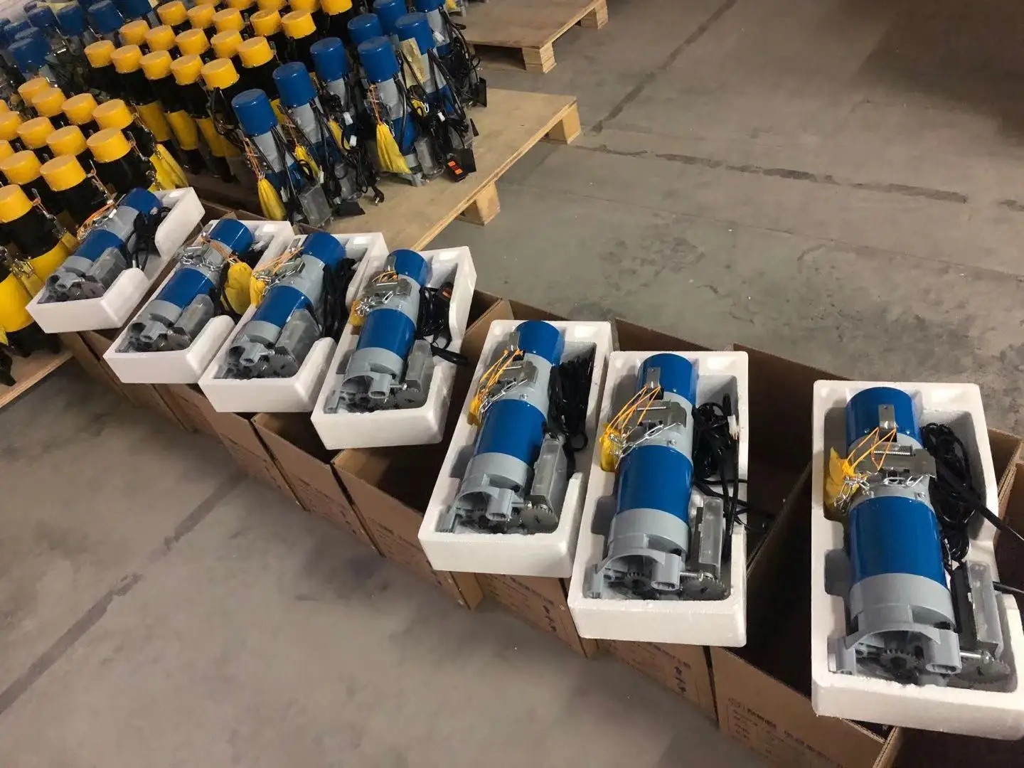 Stable And Safe Remote Control Automatic AC 600KG Electric Rolling Garage Door