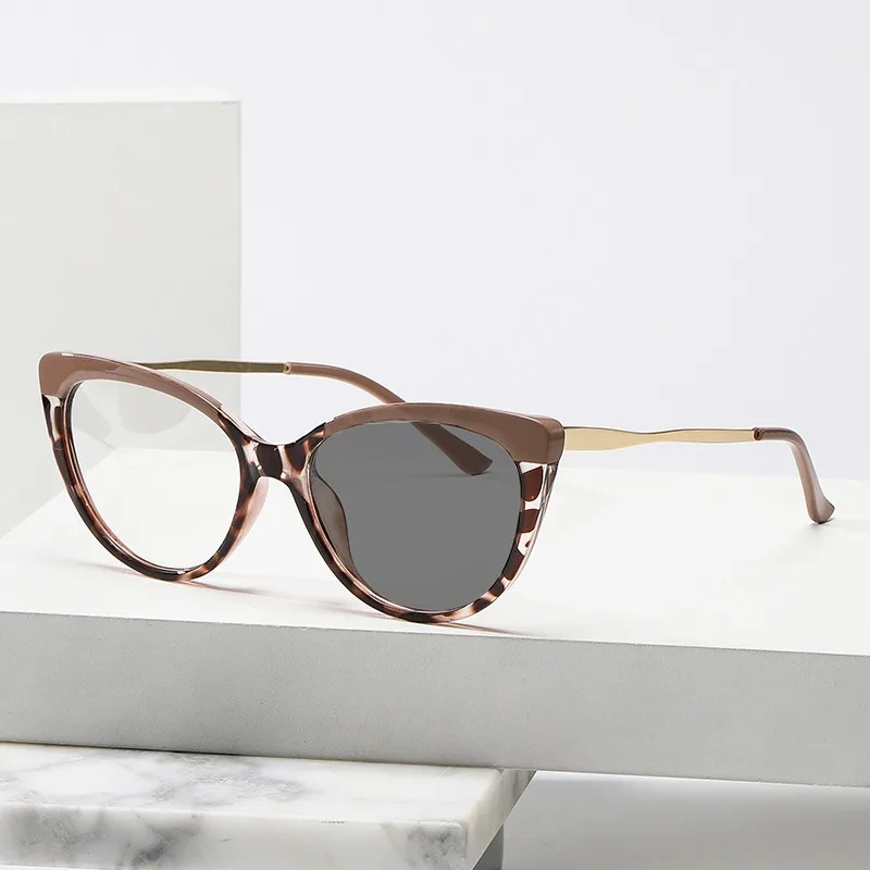 2024 Fashion Retro Metal Eye Cat Frames Computer Anti-blue Light Color-changing Glass with Myopia Flat Lenses Optical Eyeglasses