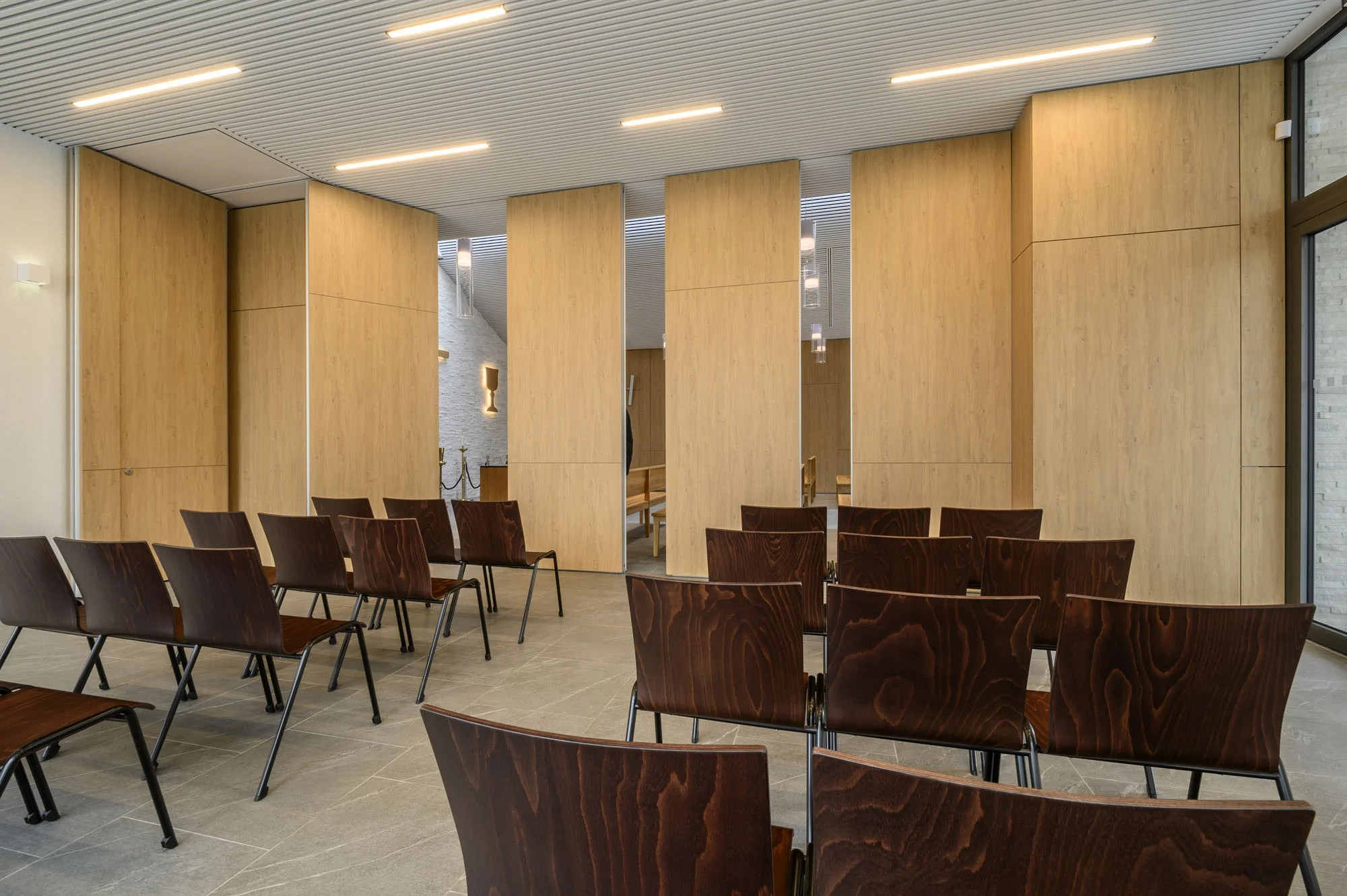 Operable walls divider foldable moving partitions on wheels for meeting room