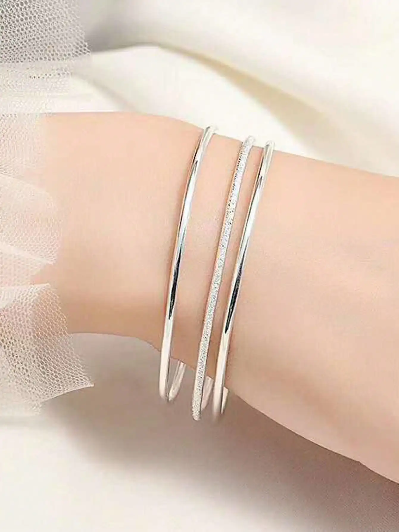 1 Set Of 3 Stainless Steel Fashionable And Simple Circle & Multi-Layer Bangle With Sandblasted Texture And Contemporary Design