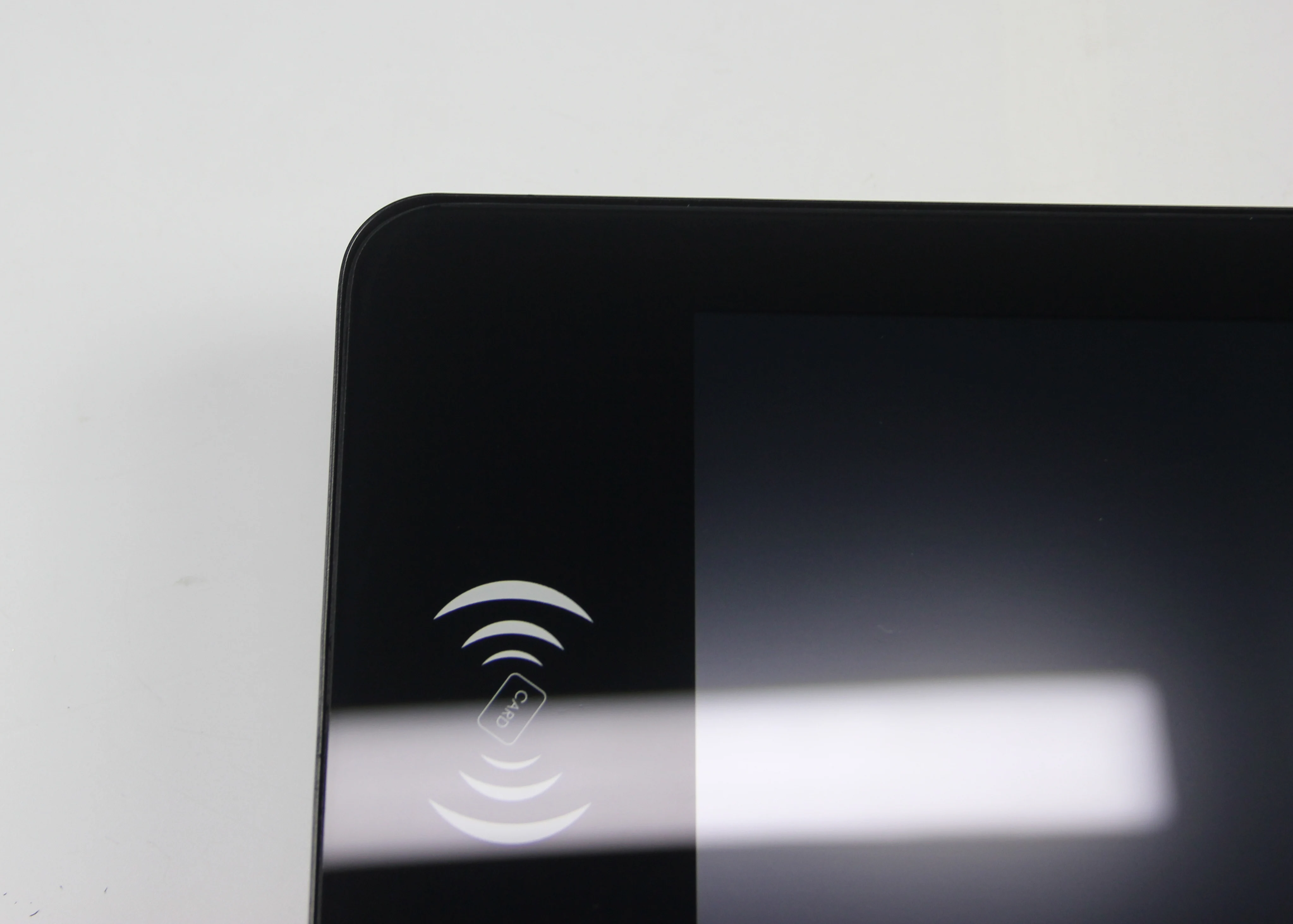 10,1 дюймовый емкостный сенсорный экран ПК с кардридером NFC/ RFID для контроля доступа