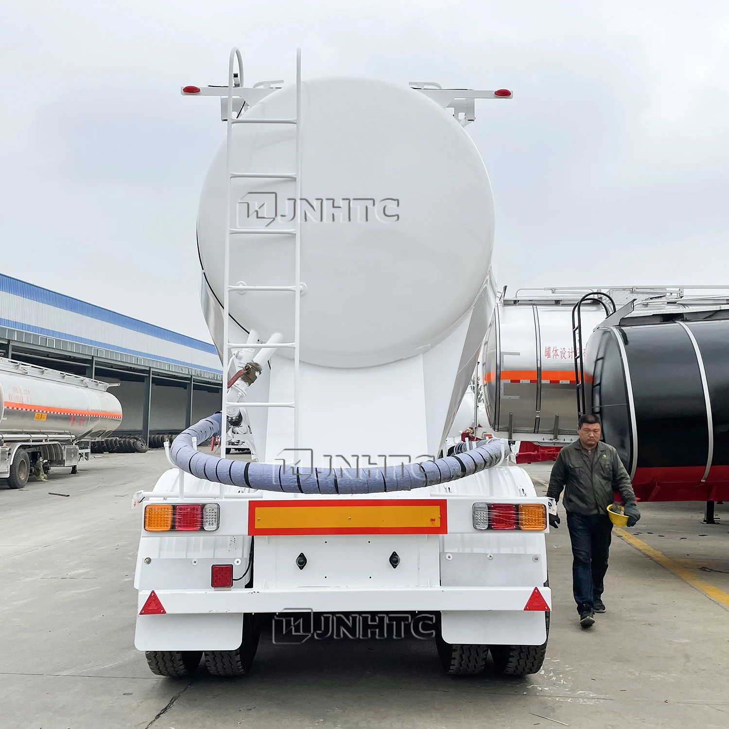 Factory Price 3 Axles bulk cement tank trailer Dry Powder cement tanker semi trailer For Sale